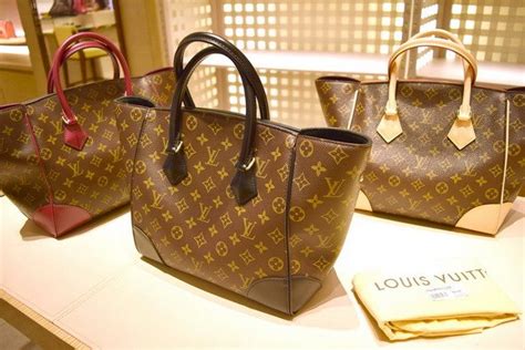 Harga Online Tas Louis Vuitton Capucines Original .